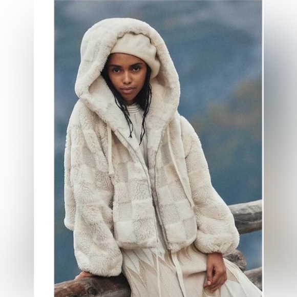 By Anthropologie Cropped Faux Fur Hooded Jacket NWT L - Picture 2 of 13